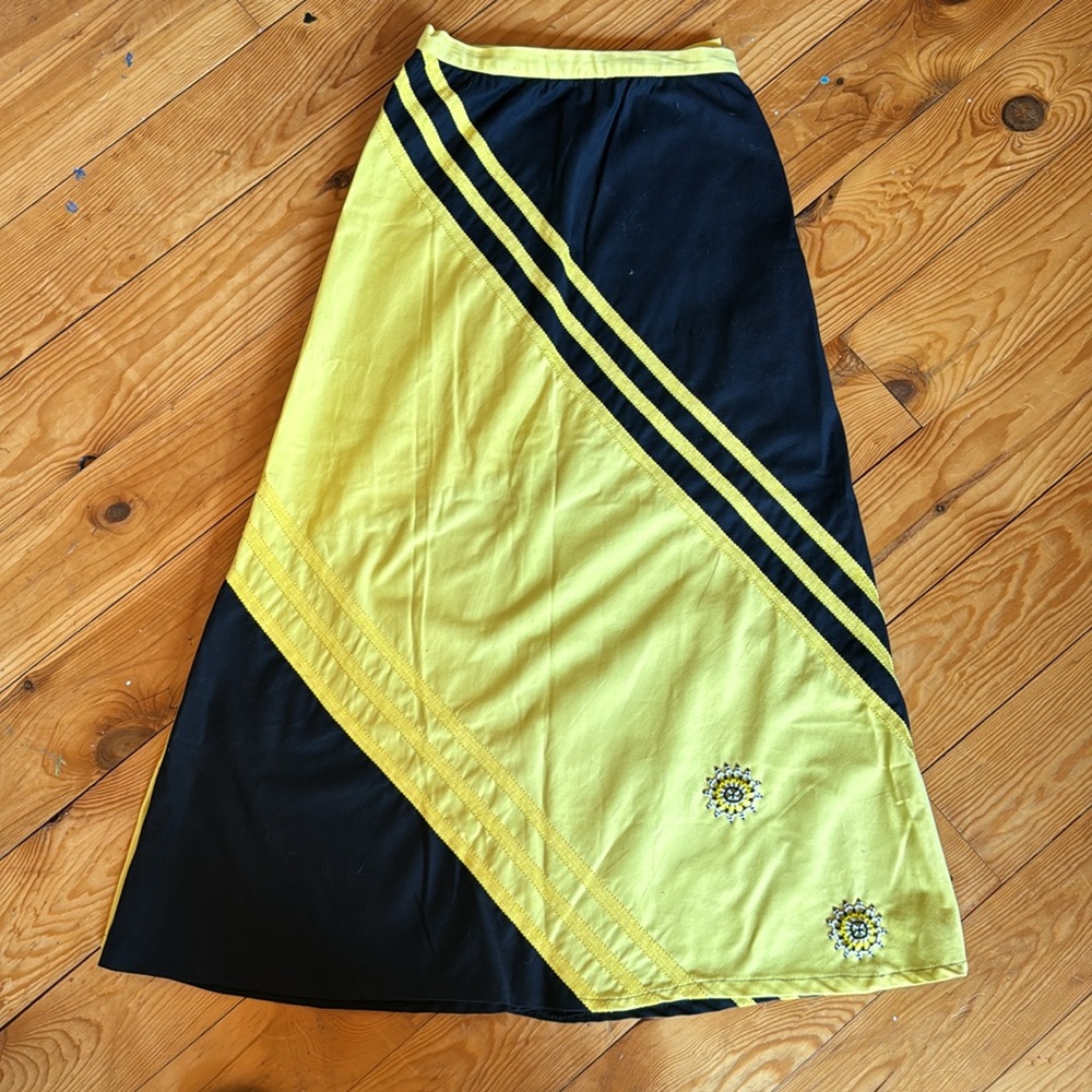 🫟3/$25🫟 Vintage Beautiful South African Wrapped Skirt - Picture 2 of 12